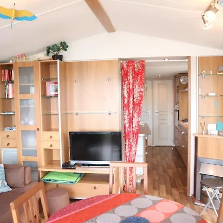 Mobil-home Fouras, 3 Pieces, 4 Personnes - Fr-1-709-65 بيت للعطل فورا